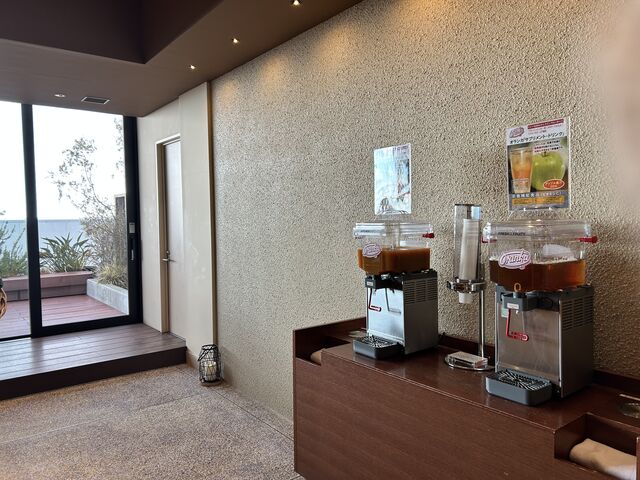 入浴後のドリンクコーナー_INFINITO HOTEL&SPA 南紀白浜