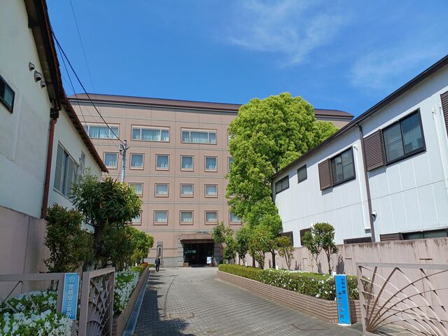 施設外観_山梨中央銀行 金融資料館