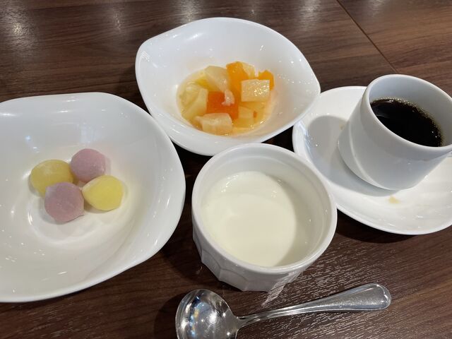 コーヒーとデザート_ホテルJALシティ関内 横浜 カフェ&レストラン シルク