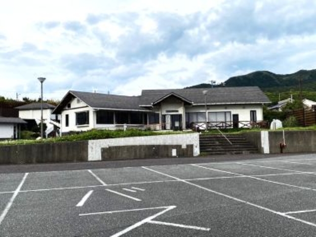 「ふるさと体験ビレッジ(複合施設):ふるさと味覚館」
後方に「ふるさとの湯」が
_ふるさと味覚館