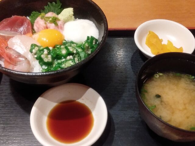 山かけ海鮮丼_海へ 札幌駅地下街 アピア APIA店