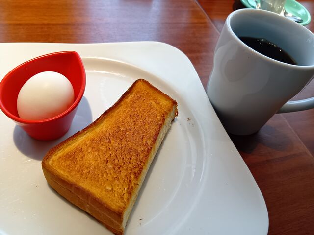 ドリンク+0円…トーストと茹で卵_ラ オハナ 浦安マリナイースト