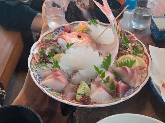 この日の尾頭付きはレンコ鯛でした。_富田屋