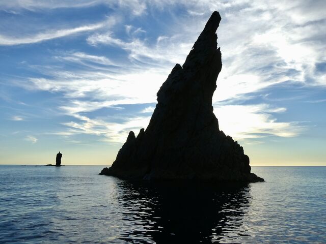 ピストル島?_ローソク島遊覧船