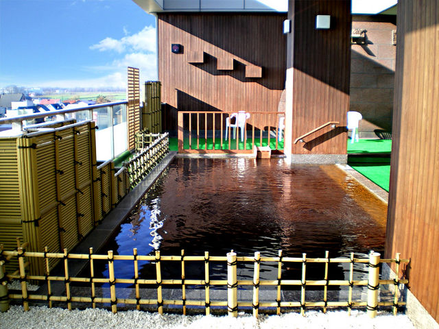 景色を眺めて女子トーク_ふとみ銘泉 万葉の湯