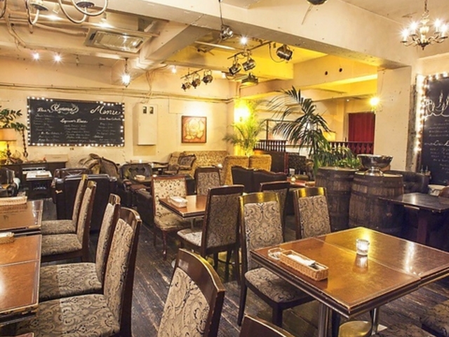 emma LOUNGE エマラウンジの写真1