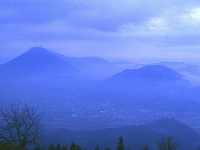 大洲盆地の霧の写真1