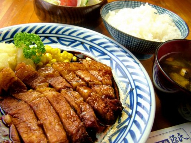 源氏 元祖肉処の写真1