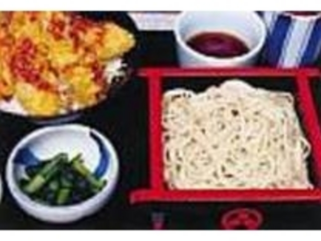 天丼とのセットは昼の人気メニュー_北前そば高田屋 新横浜テックビル店