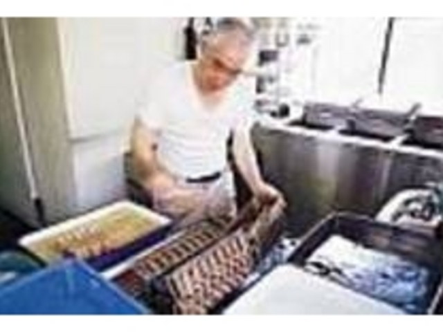 この道、数十年のキャリアがあるご主人_井上冷菓