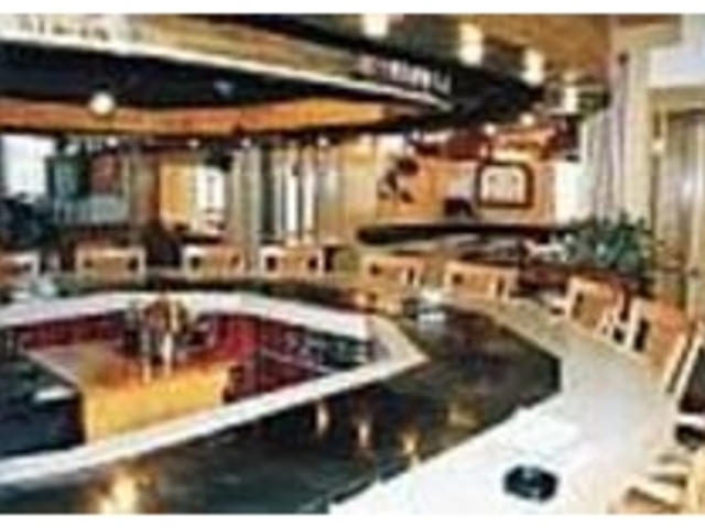 50名迄の貸切パーティーも出来る広い店内_ステーキ・鉄板料理 和かな