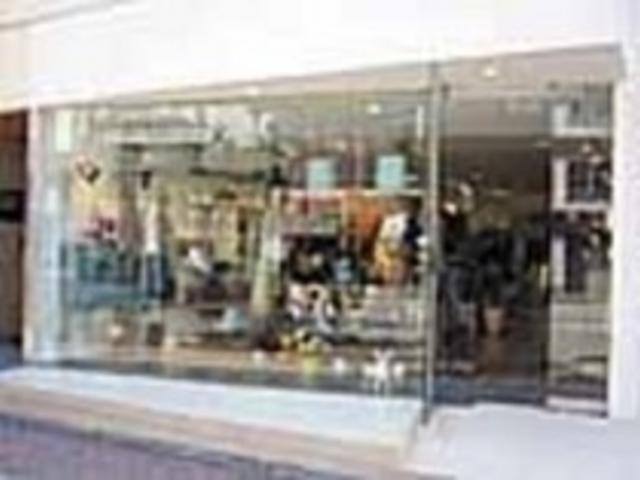 古町の西堀通りに面した明るいお店_Met-ro-nome