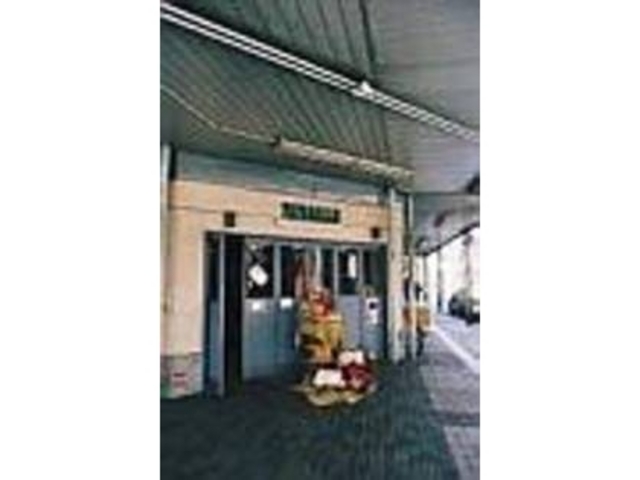 古町通りの角にあるオシャレなバッグ専門店_PAPAGALLO