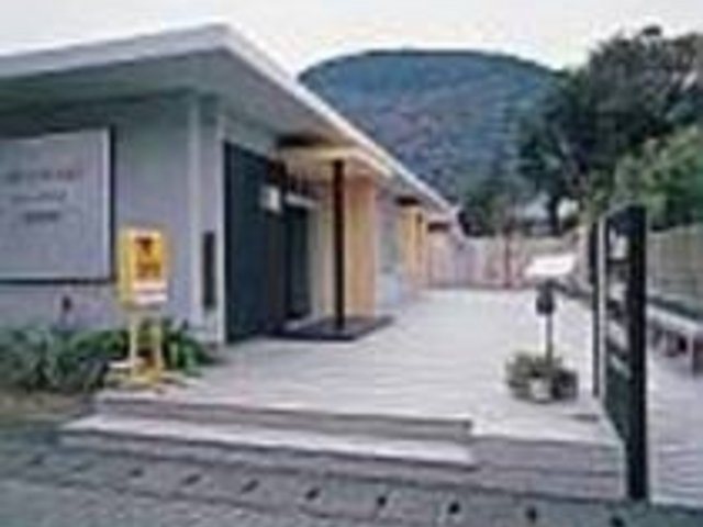 開放感のあるエントランスでは休憩も可能_フォトギャラリー林