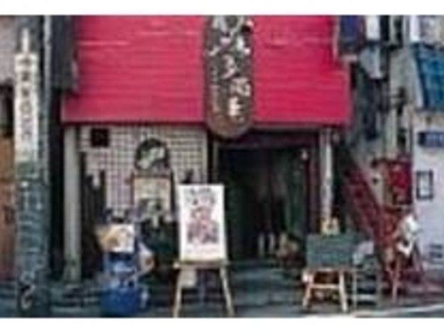 龍をモチーフにエキゾチックな雰囲気を演出_Cafe&Bar 魔多路華
