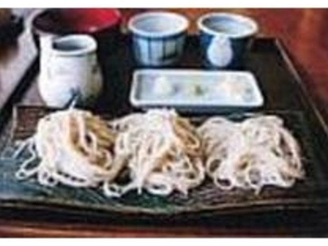 上品なそばの風味と甘みが楽しめるざるそば_そば房 かみや