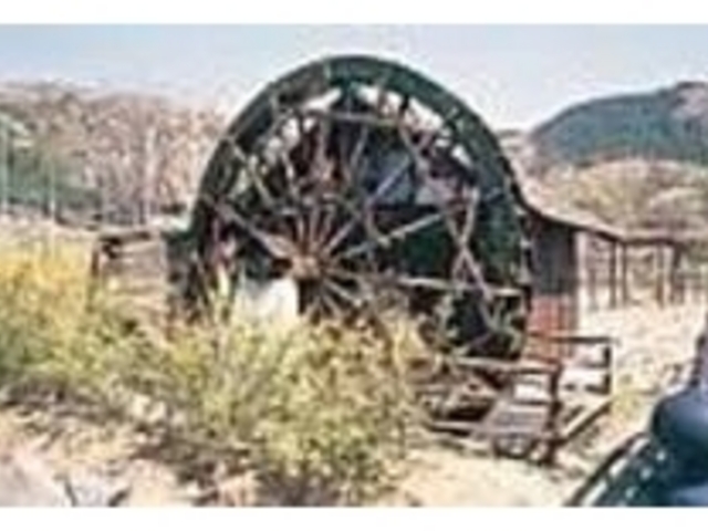 土産探しは敷地内にある物産処をチェック_そば処 小町庵