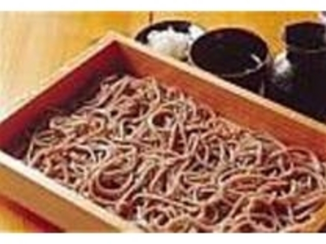 昔ながらの『田舎板そば』は地元客に人気_手打蕎麦おんどり