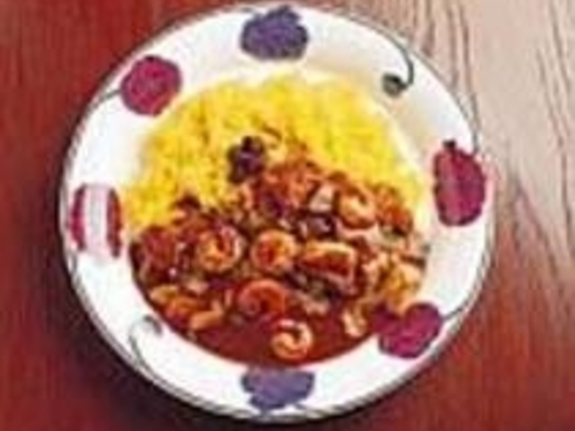見た目も華やかな『シーフードカレー』_御茶ノ水 小川軒