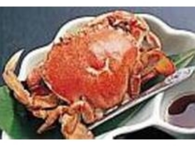 ヒラツメガニは甲羅部分にエキスがたっぷり_食事処 平成魚松