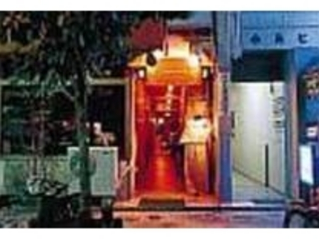 細い通路を進むと、そこには大人の隠れ家が_CABALLERO CLUB