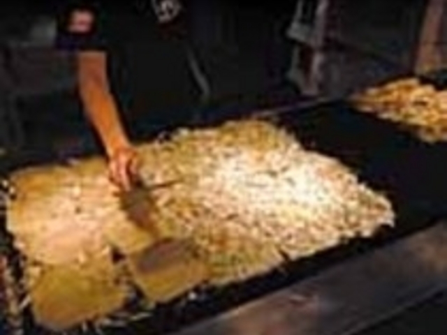 キャベツたっぷり『一銭焼』1枚100円_一銭屋本家 大阪天満宮店