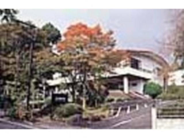 バス停にも近く、観光の拠点に最適_ホテル 箱根アカデミー