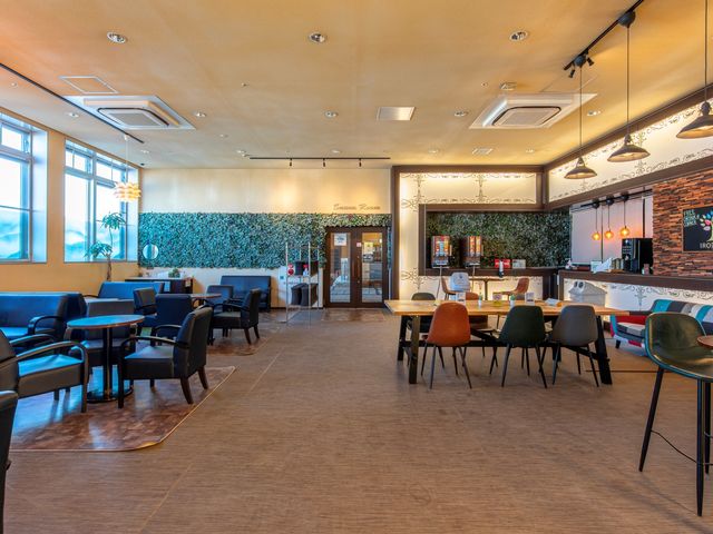 別料金エリア「フォーレスト」のフリードリンクコーナー_天然温泉コロナの湯 小田原店
