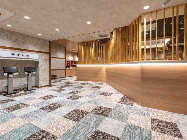 自動受付でスムーズに入館できる_天然温泉コロナの湯 小田原店