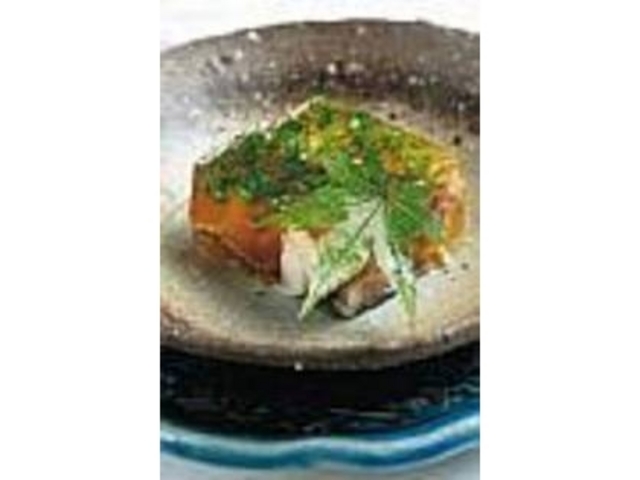 あんこうの身と皮の煮こごりは歯ごたえが◎_割烹旅館 天地閣