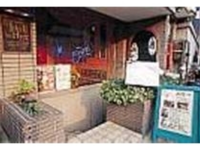 階段を下りていくとお店の入り口がある_Dr.Jekyll and Mr.Hyde