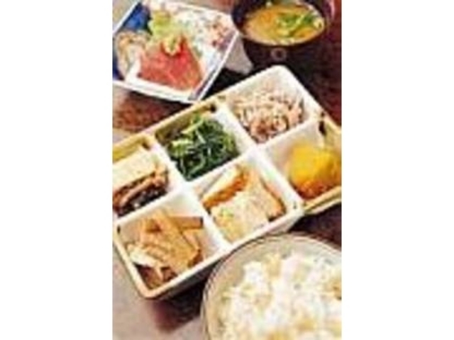 おばんざいがいっぱいの『御昼膳』_一福