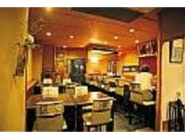 あたたかみのある家庭的な雰囲気の店内_一福