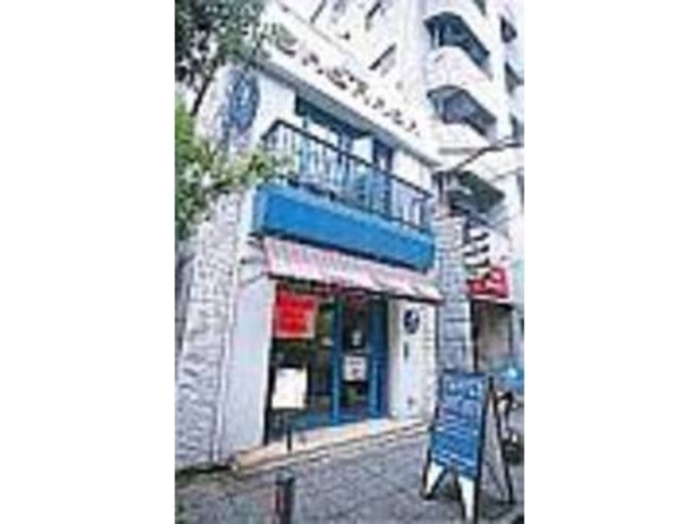 元町通りの1本裏手にある2階建てのお店_Shannon's Specialty Coffee