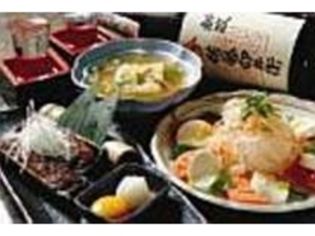 『つくね青竹炭火焼き』(左)など_手作り料理とお酒 彩彩