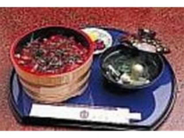 醤油をまぶしたカツオがのる『手こね寿し』_寿司音