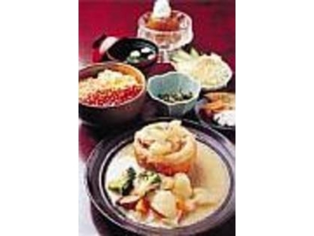 『ホワイトパンシチュー』や『いくら丼』等_ロッジ&レストラン ベアー