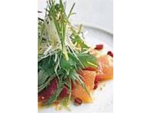 『生ハムオリーブオイル掛け』1050円_DINING & BAR IWANOYA
