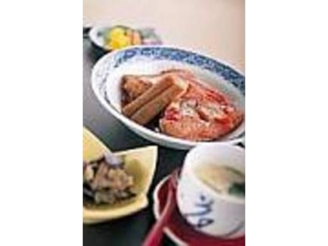 金目鯛の煮付けなど、地の旬の味が楽しめる_凌