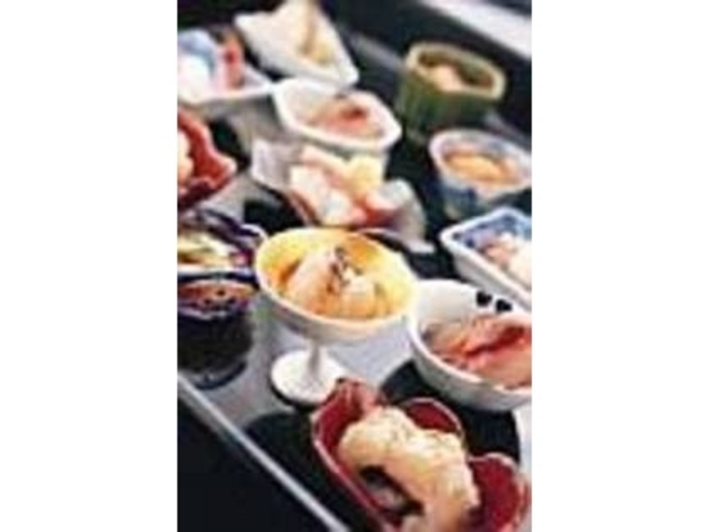 昼の7350円コースの「お造り9種盛り」_京料理 修伯