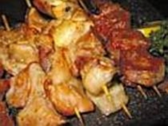 色々な部位を楽しめる炭火串焼(280円)_KIRIKO