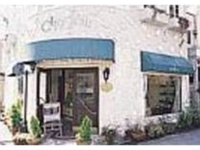南フランスをイメージしたオシャレな店構え_北山クリアンテール