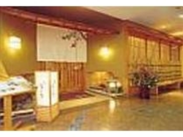 純日本風の造りで落ち着きある空間を演出_湯葉と豆腐の店 梅の花