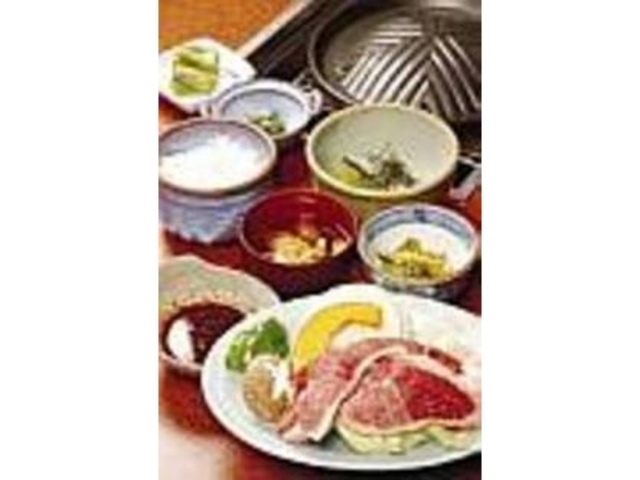 やわらかくクセのないジンギスカンを味わう_炉ばた本店