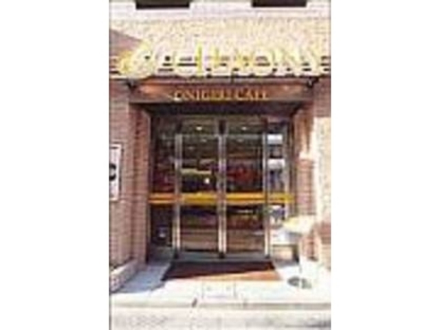 明るく清潔感あふれるカフェスタイルの店_おにぎりカフェ チャオニィ