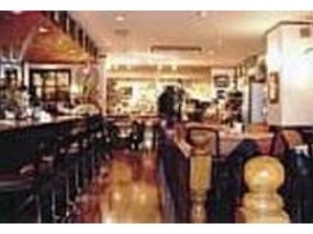 スコットランドの雰囲気の落ち着いた店内_シルバーレイククラブ