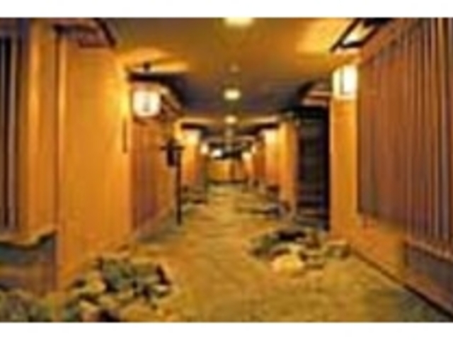 石畳の二ノ小路を抜けて・・・_料亭 はな響