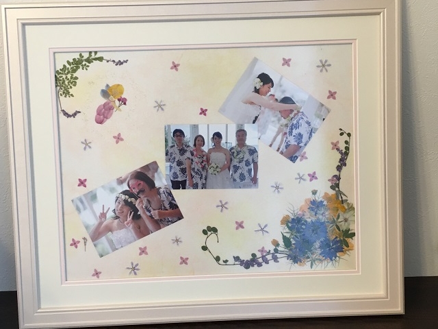 押し花を使ってフォトフレームも作れます。_ハピネス