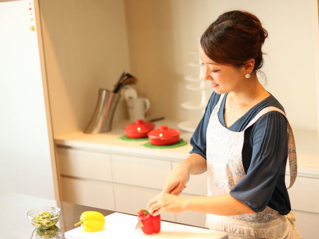 講師の上原さん_カエプロジェクト〜伊是名カエ料理教室〜