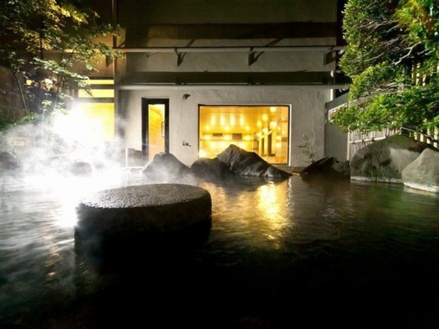 露天風呂「八峰の湯」_富士野屋夕亭